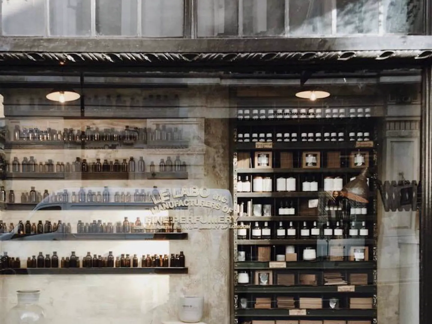 حكايتنا مع العطر